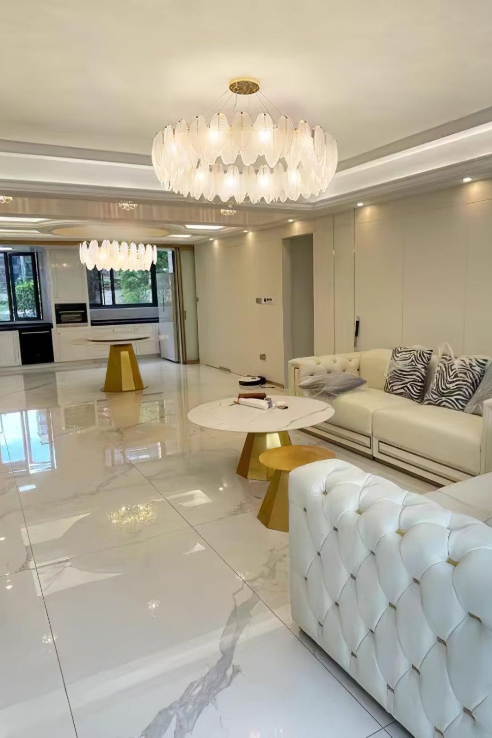 Glass Feather Chandelier - SamuLighting