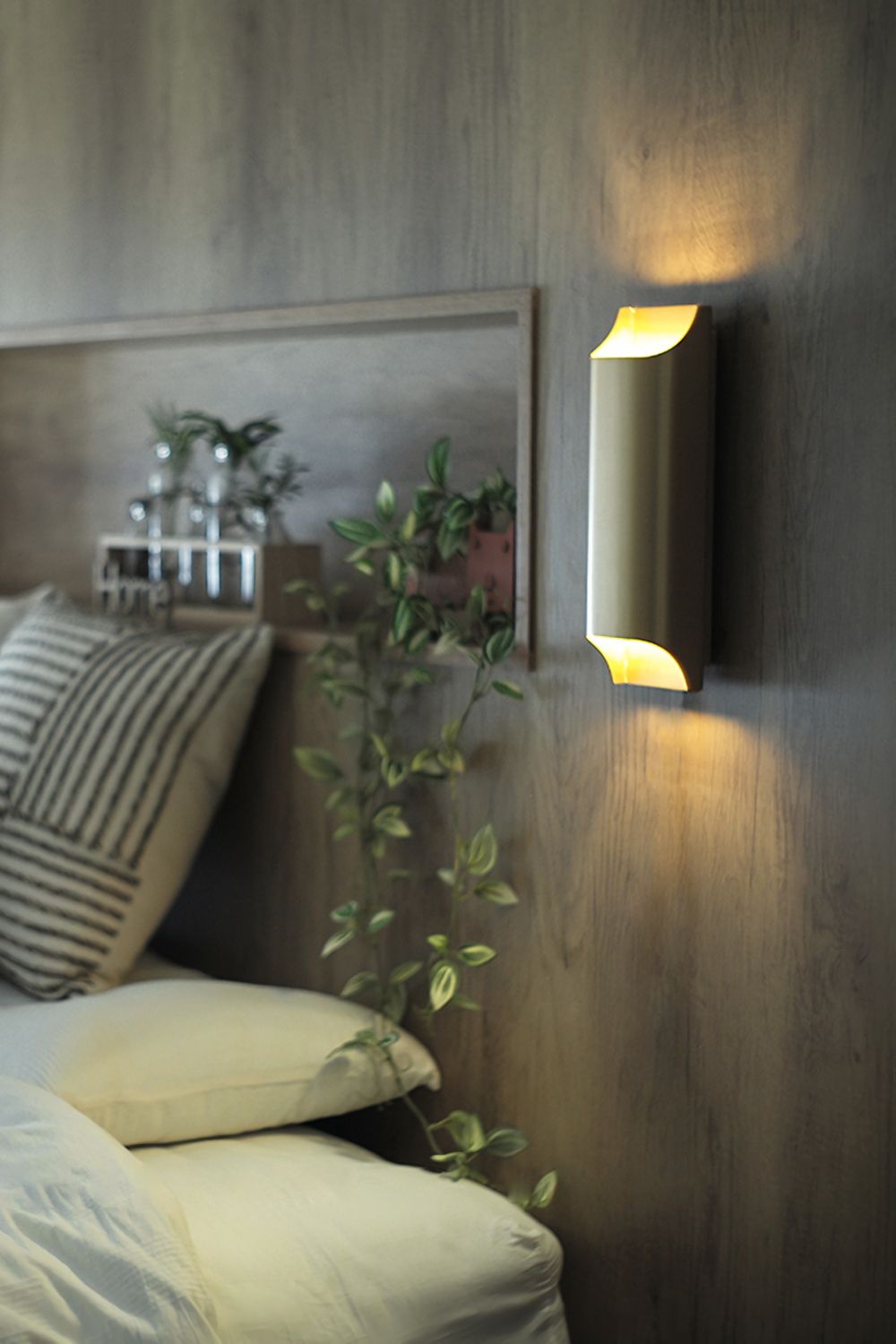 Leclerc Sconce - SamuLighting