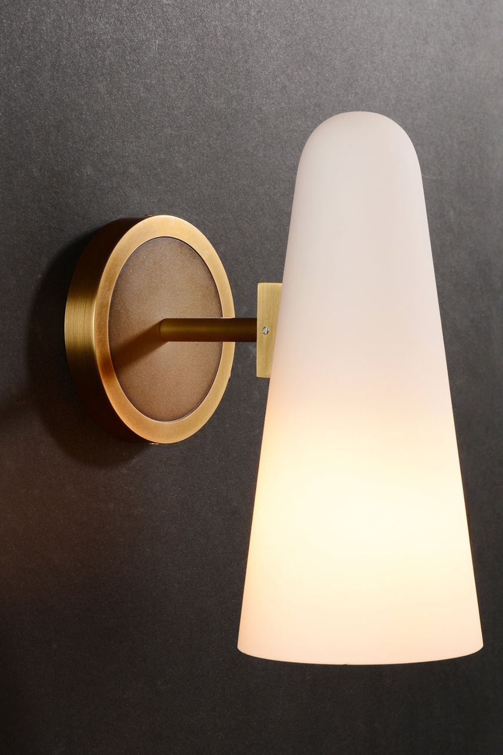 Montfaucon Sconce - SamuLighting