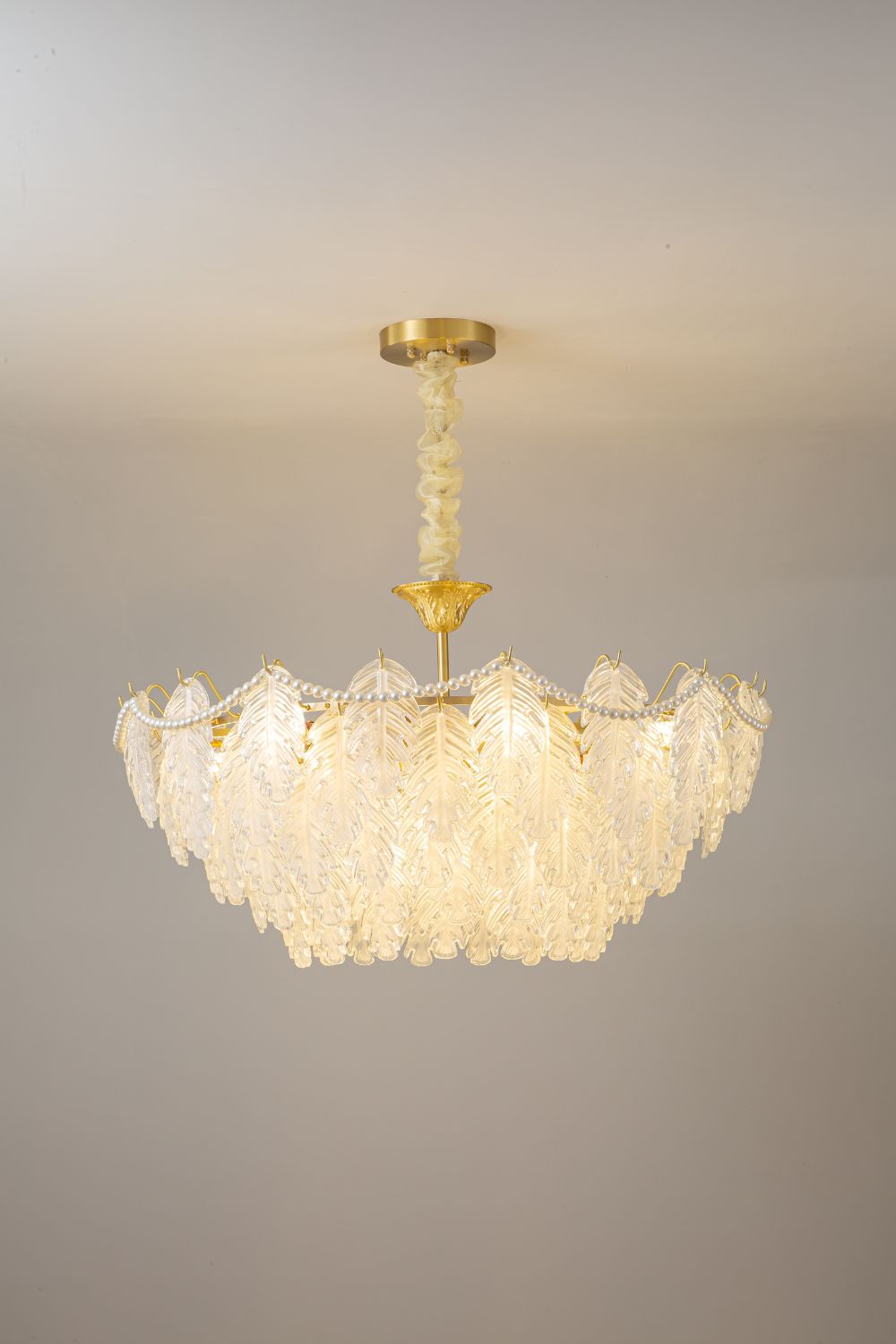 Pearl Glass Leaf Chandelier - SamuLighting