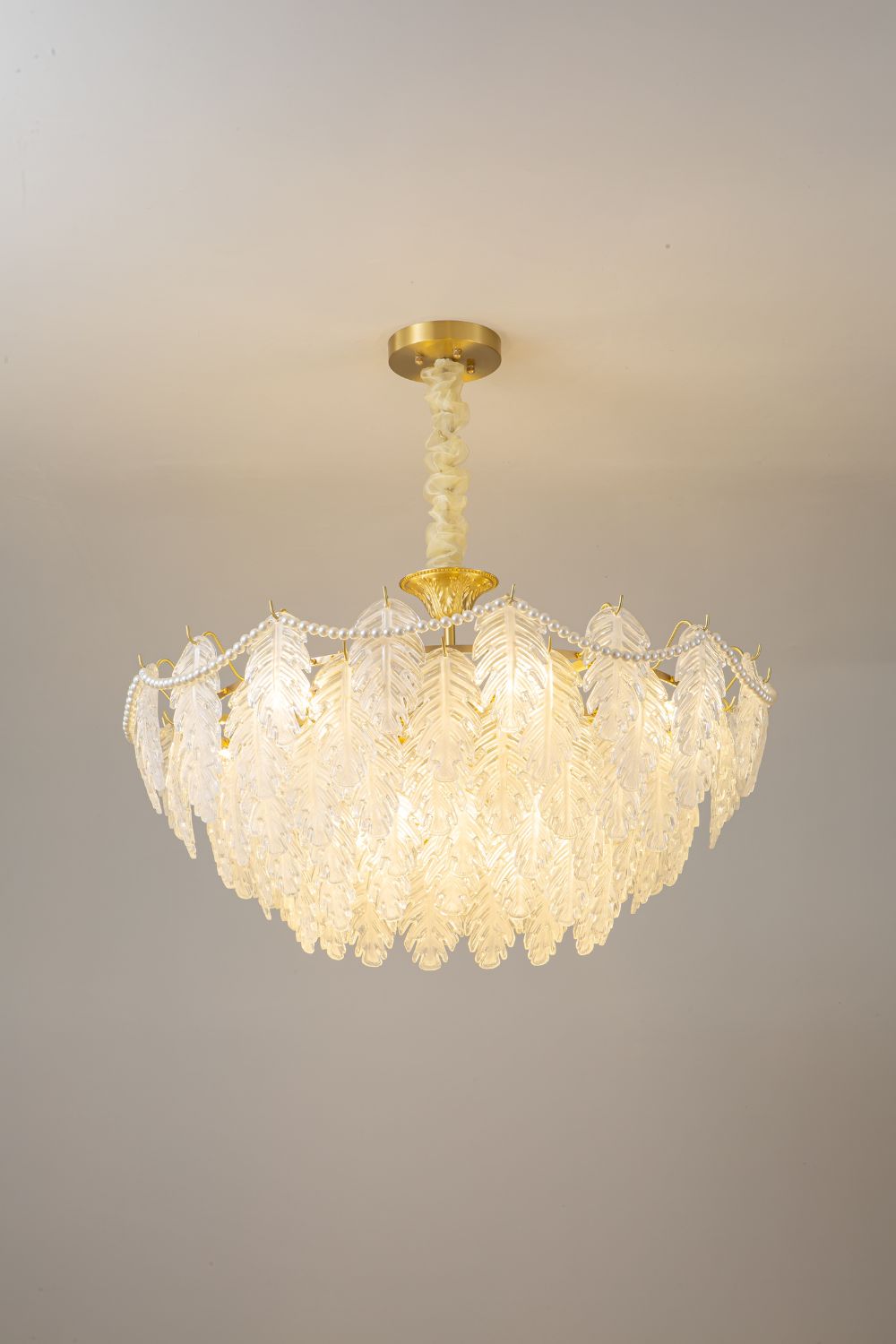 Pearl Glass Leaf Chandelier - SamuLighting