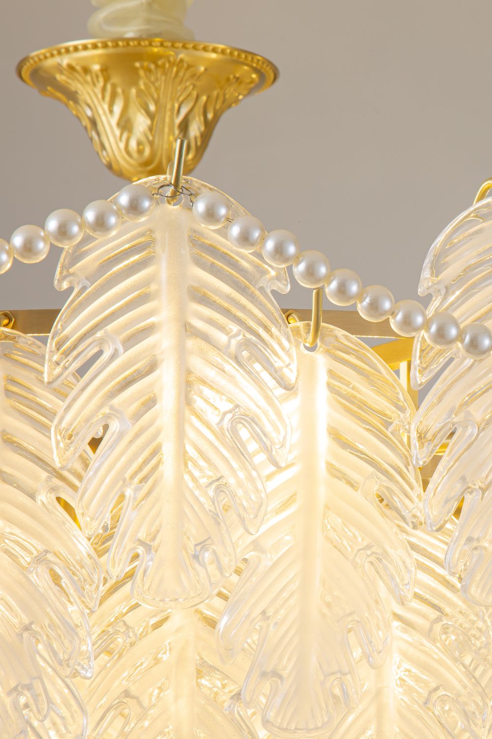 Pearl Glass Leaf Chandelier - SamuLighting