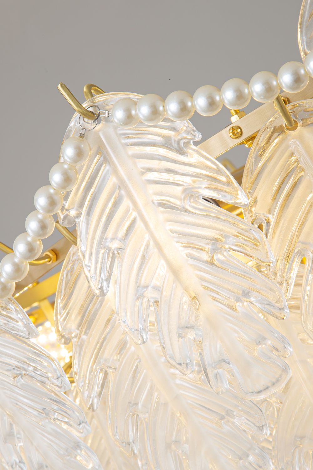 Pearl Glass Leaf Chandelier - SamuLighting