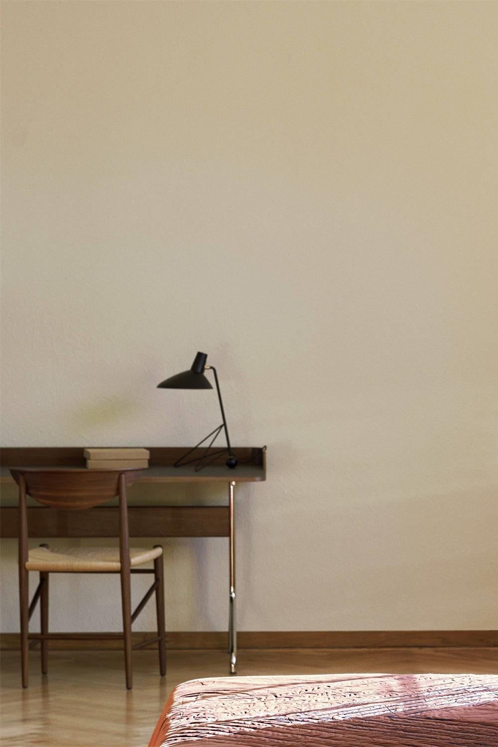 Tripod HM9 Table Lamp - SamuLighting