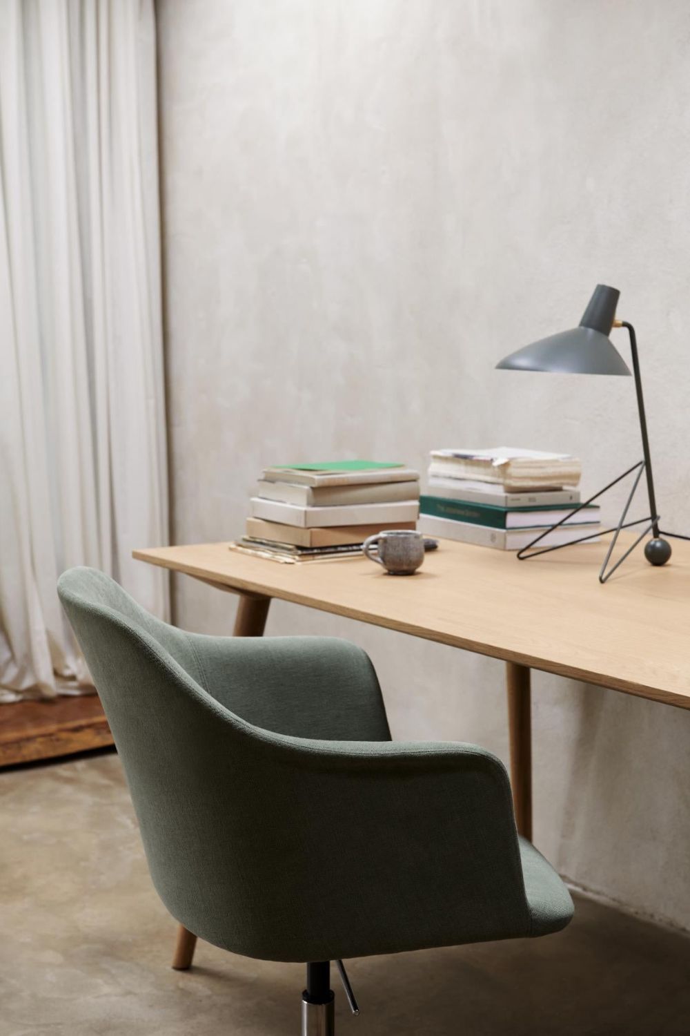 Tripod HM9 Table Lamp - SamuLighting