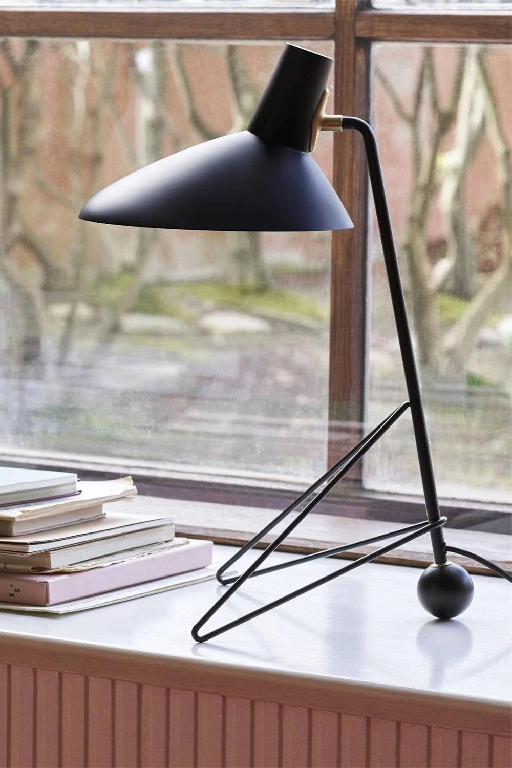 Tripod HM9 Table Lamp - SamuLighting