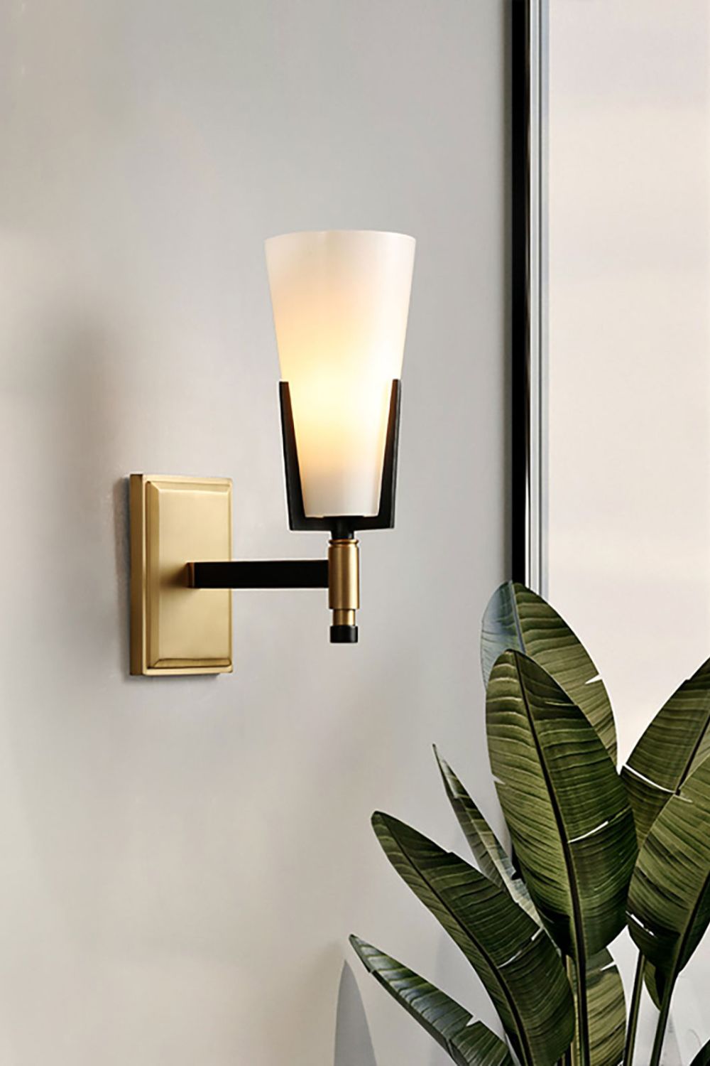 Upton Wall Lamp - SamuLighting