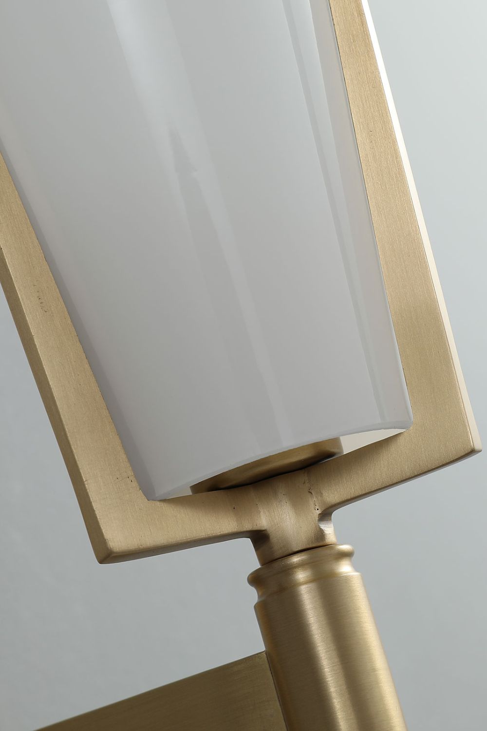 Upton Wall Lamp - SamuLighting