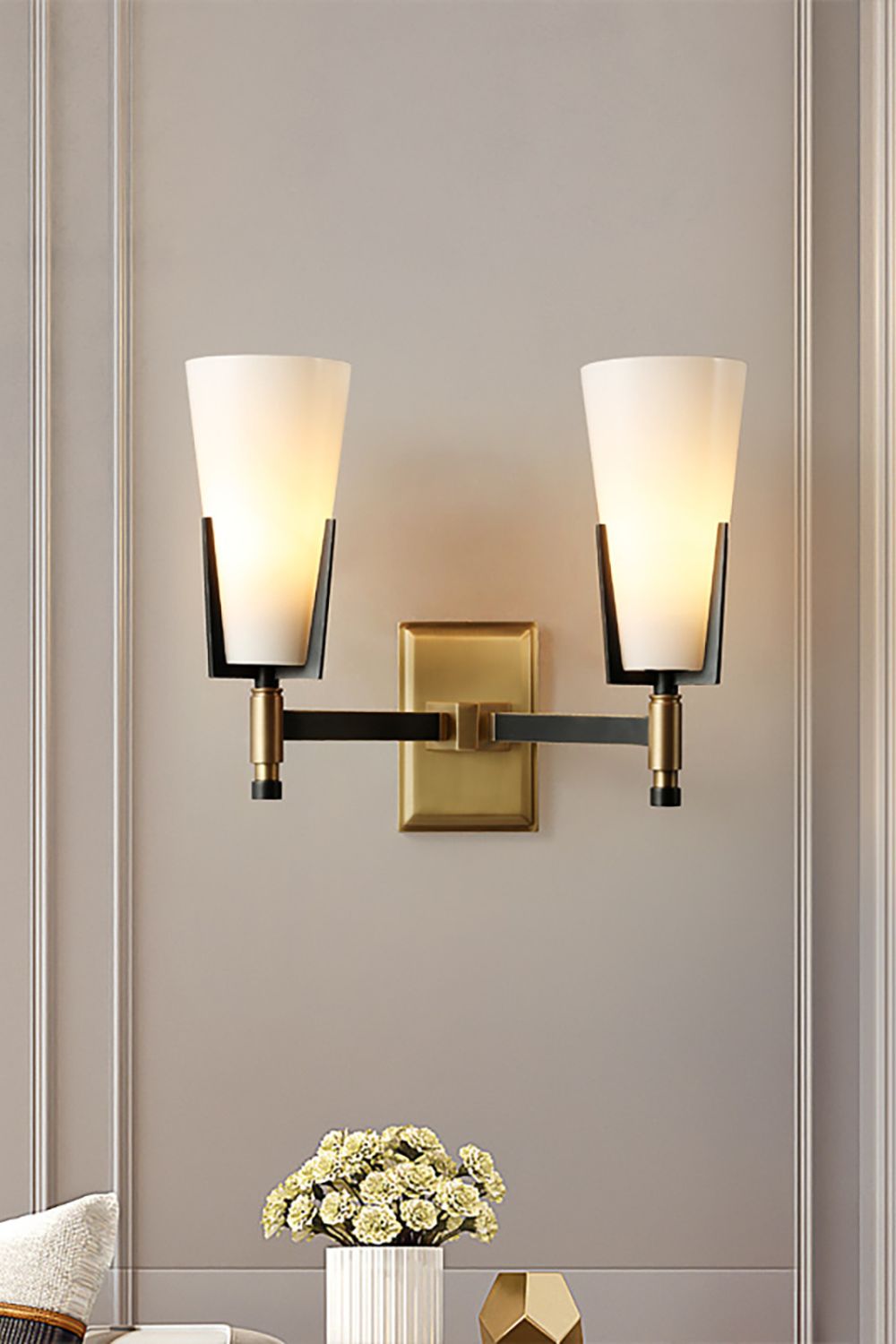 Upton Wall Lamp - SamuLighting