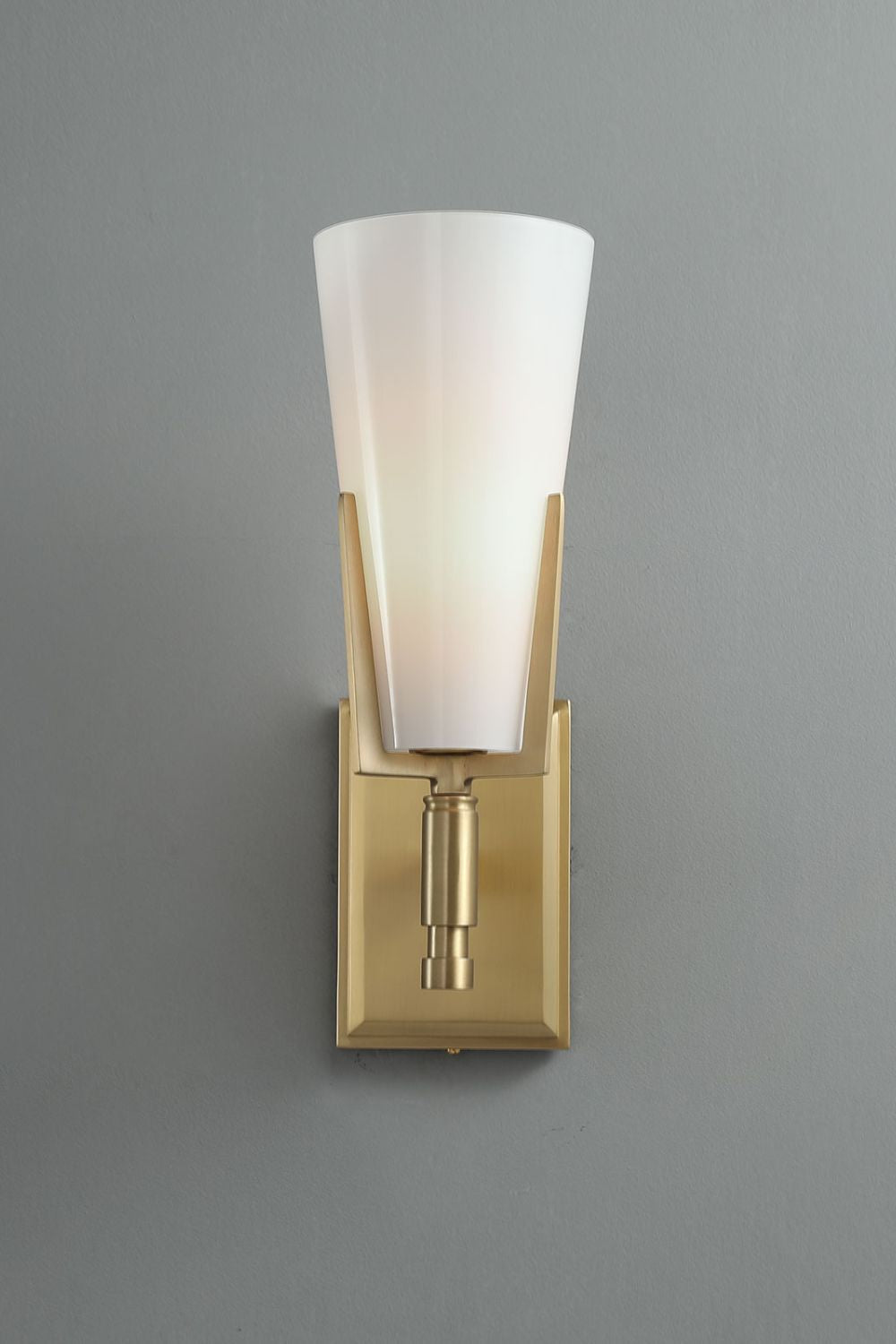 Upton Wall Lamp - SamuLighting