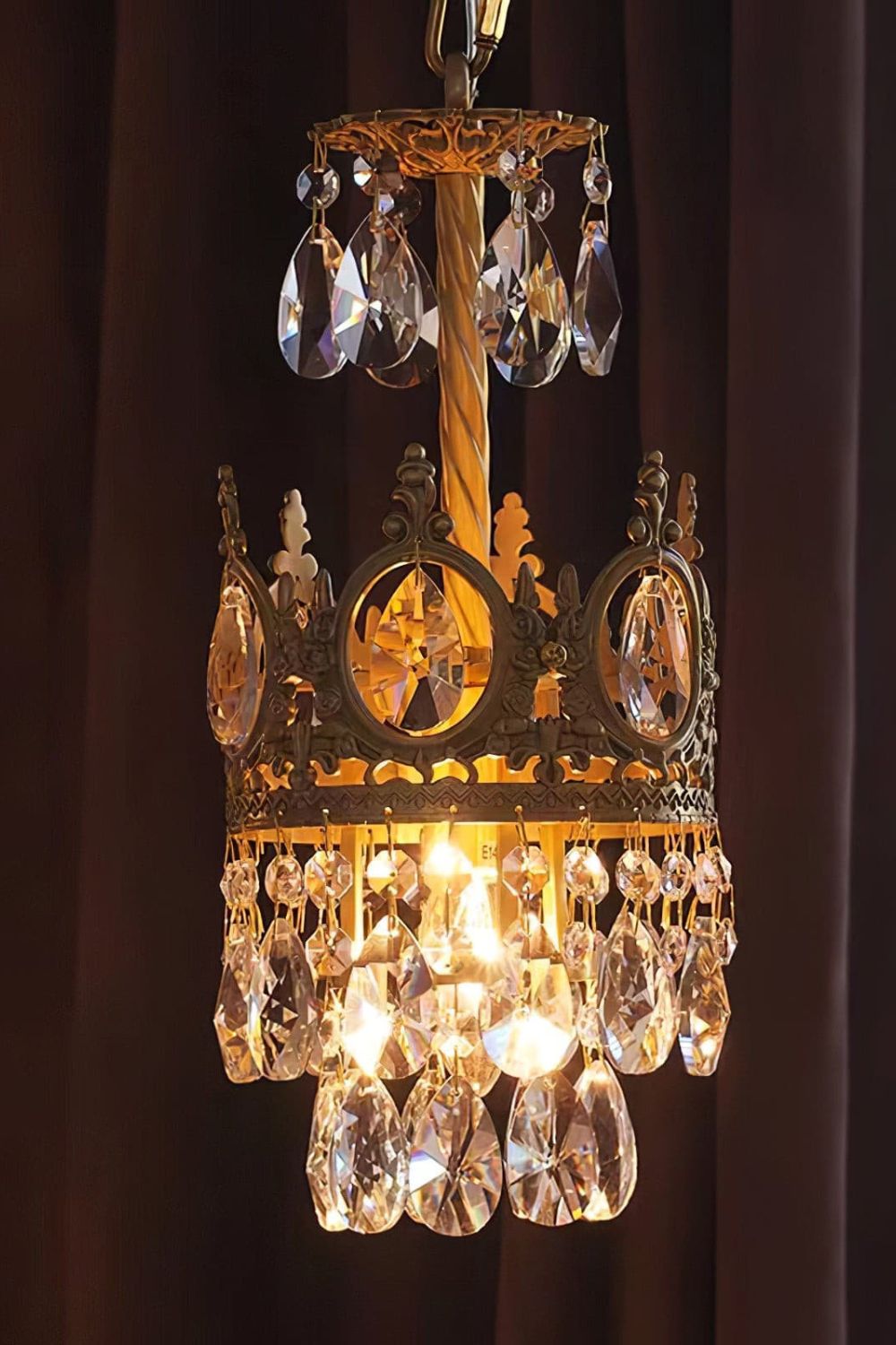 Vintage Crystal Chandeliers – SamuLighting