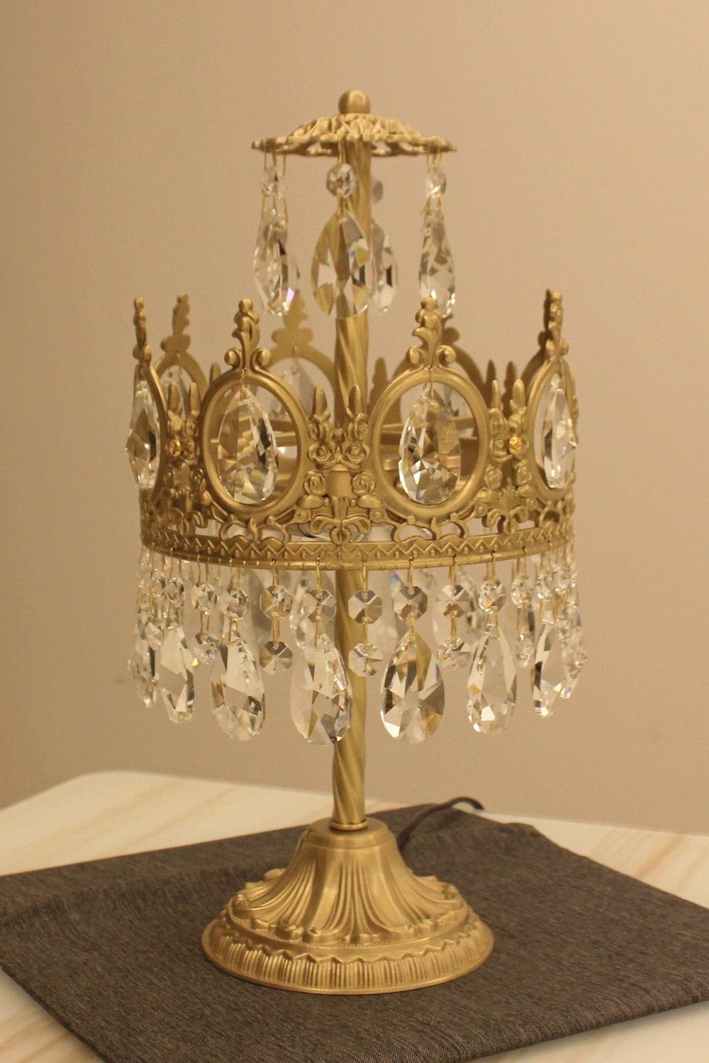 Vintage Crystal Table Lamp - SamuLighting